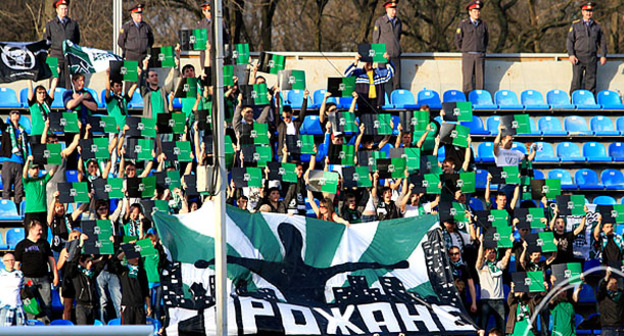 Фанаты футбольного клуба "Краснодар". Фото fckrasnodar.ru