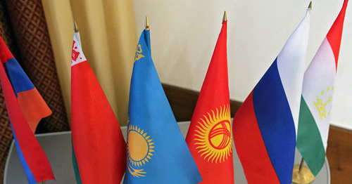 Флаги участниц стран саммита ОДКБ. Фото Sputnik/Виталий Белоусов  http://ru.armeniasputnik.am/armenia/20161014/5159536/Armenia-ODKB-glavi-gosydarstv-zasedanie.html