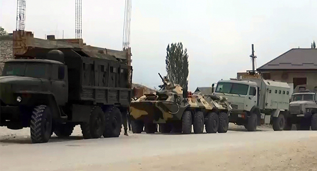 Спецтехника в Дагестане. Фото: http://nac.gov.ru/kontrterroristicheskie-operacii/v-hode-kto-v-karabudahkentskom-rayone-dagestana.html