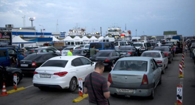 Очередь на Керченской переправе. Фото: Михаил Мордасов / Югополис