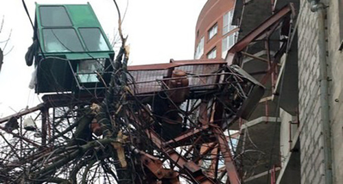 Кабина Рухнувшего крана. Фото: http://bloknot-rostov.ru/news/sledstvennyy-komitet-vozbudil-ugolovnoe-delo-po-fa-723194