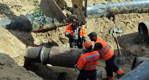 Ремонтные работы в Махачкале. Фото:  http://www.riadagestan.ru/mobile/news/makhachkala/vodosnabzhenie_v_makhachkale_budet_vosstanovleno_segodnya_vecherom/