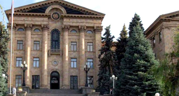 Здание армянского парламента. Фото http://news.day.az/politics/710796.html