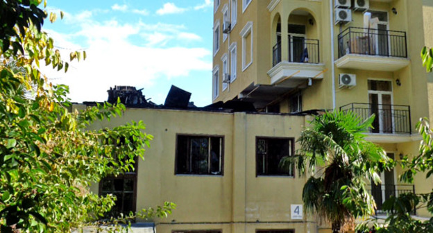 Сгоревший дом на улице Цюрупы. Сочи, октябрь 2016 г. Фото Светланы Кравченко для "Кавказского узла"