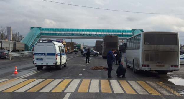 На месте происшествия. Фото пресс-службы ГУ МВД России по Волгоградской области, 
http://v1.ru/text/newsline/228238605643776.html