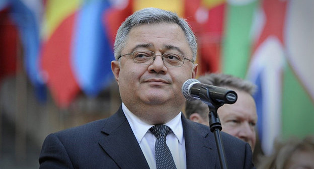  Звиад Квиралашвили. Фото: © FB/парламент Грузии

Read more: http://sputnik-georgia.ru/politics/20160806/232920092.html