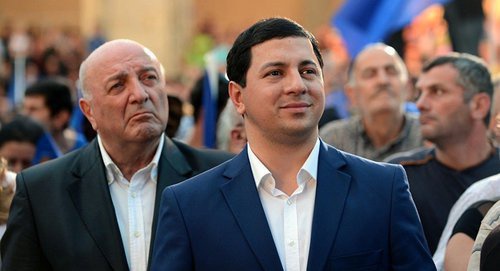 Арчил Талаквадзе (справа) Фото: 
FB/ Арчил Талаквадзе
http://sputnik-georgia.ru/politics/20160727/232842193.html.