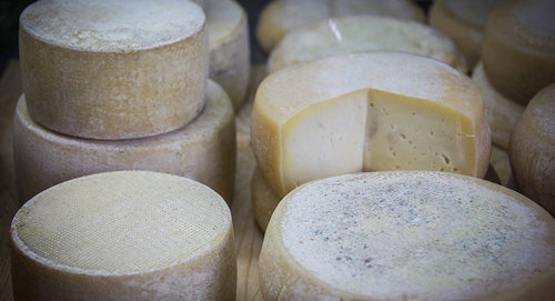 Груцзинский сыр. Фото:  © Sputnik/ Levan Avlabreli
http://sputnik-georgia.ru/Tbilisi/20161101/233684348/Festival-syra-projdet-v-Tbilisi.html