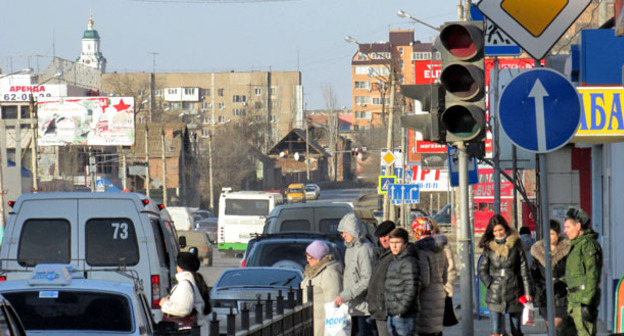 Остановка на улице Кубанская в Астрахани. Фото Вячеслава Ященко для "Кавказского узла"