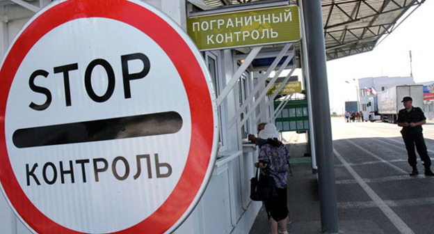 Пункт пропуска на азербайджано-российской границе. Фото: Andrey Iglov http://ru.sputnik.az/