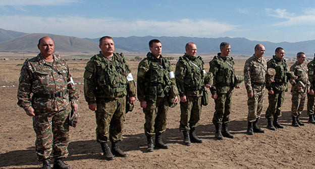Строй содат российской армии. Фото: © Sputnik/ Asatur Yesayants
http://ru.armeniasputnik.am/society/20161111/5450873/voennaya-baza-rossiya-armenia-voennoslujashie.html