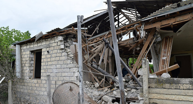 Разрушенное здание Агдамского района Фото © Sputnik / Murad Orujov
 http://ru.sputnik.az/karabakh/20161117/407749819/obstrel-tri-okkupirovanyh-rajona.html