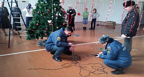 Проверка помещения сотрудниками МЧС. Фото http://95.mchs.gov.ru/pressroom/news/item/980326/