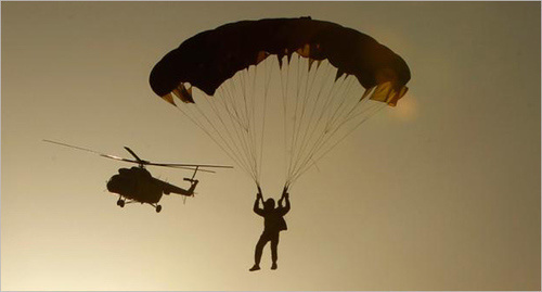 Десантирование. Фото http://u-f.ru/news/criminal/u56/2016/11/25/234515