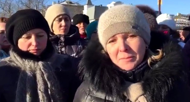 Кадр из видеообращения предпринимателей, работающих на вещевом рынке в Калуге, к главе Чечни Рамзану Кадырову. Кадр из видео пользователя Skuadra News https://www.youtube.com/watch?v=LTr4KyM3zx8