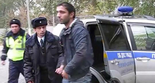 Задержание водителя рейсового автобуса Магомеда Гасанова. Фото http://vd-tv.ru/content/prokuratura-podderzhala-arest-voditelya-avtobusa-magomeda-gasanova-po-vine-kotorogo-pogibli