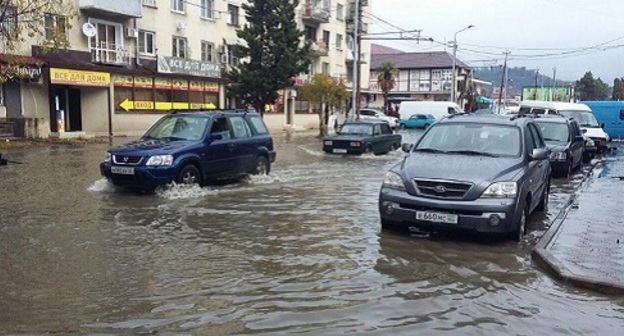 Последствия стихии в Абхазии. Сухум, 4 декабря 2016 года. Фото Дмитрия Статейнова для "Кавказского узла"
