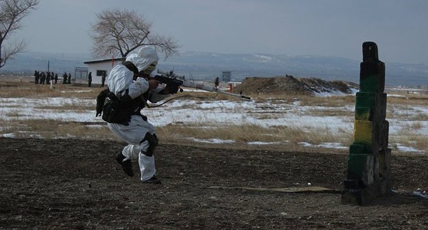 Учения снайперов . Фото пресс-служба ЮВО
 http://ru.armeniasputnik.am/armenia/20161212/5764545/ucheniya-rossijskih-snajperov-na-ehkstremalnoj-vysote-prohodyat-v-armenii.html