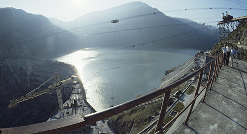 Ингурская ГФЭ. Фото © Sputnik/ Валерий Шустов
http://sputnik-georgia.ru/tourism/20160921/233265512/U-plotiny-Inguri-GJeS-obustrojat-turisticheskij-centr.html