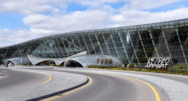 Международный аэропорт в Баку. Фото © Sputnik / Murad Orujov
http://ru.sputnik.az/economy/20161214/408080756/bjudzhetnyj-aviaperevozchik-buta-dochka-azal.html