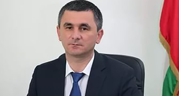 Рауль Лолуа. Фото http://abkhazia24.org/2016/tsvetnoy-lolua-gotovit-svoyu-revolyutsiyu/