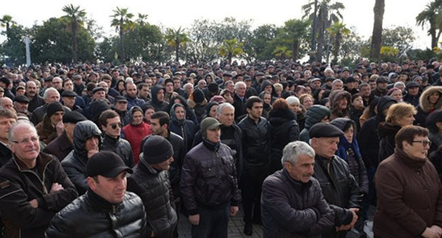 Митинг блока оппозиционных сил. Сухум, 15 декабря 2016 г. Фото: Sputnik/Томас Тхайцук