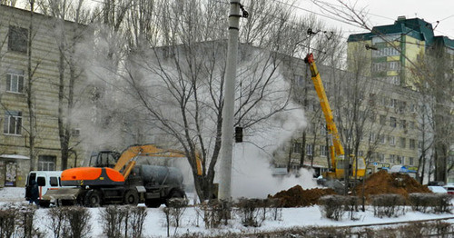 Авария на теплопроводе в Дзержинском районе Волгограда. 15 декабря 2016 г. Фото Татьяны Филимоновой для "Кавказского узла"