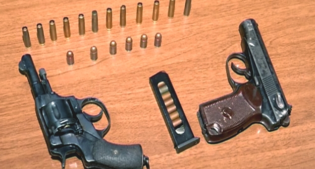 Изъятое полицейскими у жителя Грузии оружие. 16 декабря 2016 года. Фото: police.ge
