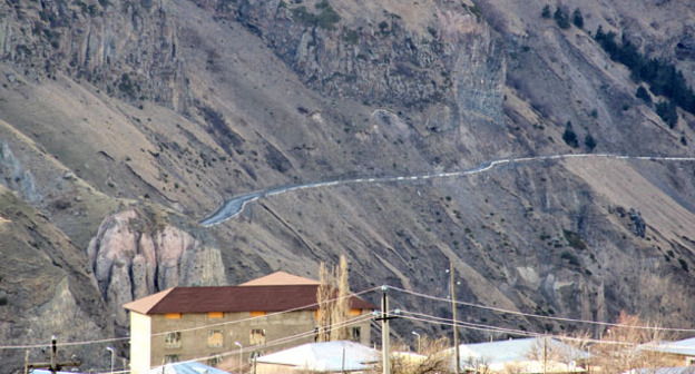 Военно-Грузинская дорога. Фото Ахмеда Альдебирова для "Кавказского узла"