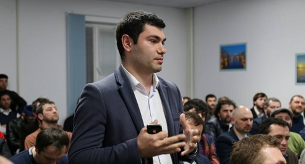 Амир Кокурхоев. Фото: https://www.facebook.com/kpc.ezdel/photos/t.100001045842197/606571689473382/?type=3&theater