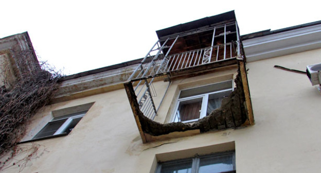 Обрушившийся балкон в доме №13 на улице Мира в Волгограде. 8 января 2017 г. Фото Вячеслава Ященко для "Кавказского узла"