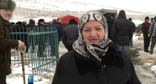 Захоронение останков погибших в первую военную кампанию. Грозненский район. 31 декабря 2016 г. Кадр из видео https://grozny.tv/news.php?id=17825