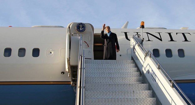 Джон Керри прибыл в Грузию . Фото © FB / МИД Грузии
 https://sputnik-georgia.ru/politics/20170112/234513191/Dzhon-Kerri-pribyl-v-Gruziju.html