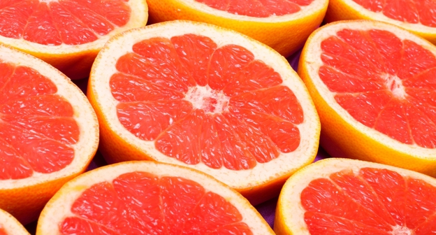 Грейпфрут. Фото http://superomsk.ru/news/35106-v_omske_ne_propustili_11_tonn_greypfrutov_iz_turts/