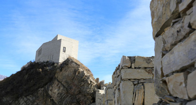 Мемориал "Ахульго", посвященный штурму резиденции Имама Шамиля во время Кавказской войны. Дагестан. Фото http://www.riadagestan.ru/