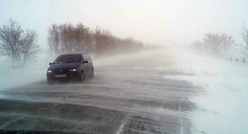 Заснеженные дорогм Армении. Фото © Sputnik/ Armenuhi Mkhoyan
https://ru.armeniasputnik.am/armenia/20161221/5861751/verhnij-lars-otkryt-no-na-dorogah-nebezopasno.html