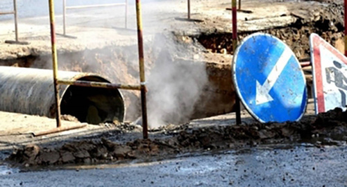 Ликвидация аварии  на теплотрассе в Краснодаре. Фото  http://krd.ru/novosti/glavnye-novosti/news_05022017_172347.html