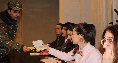 Избирательный участок для голосования на карабахском референдуме в Ереване. Фото Армине Мартиросян длят"Кавказского узла"