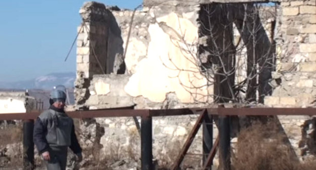 Развалины села Чоджук Марджанлы. Кадр из видео "Кавказского узла"