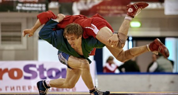 Аслан Мудранов во время поединка. Фото http://kbrria.ru/sport/aslan-mudranov-chempion-evropy-po-sambo-2893