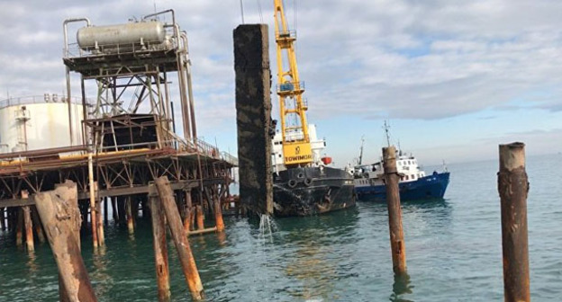 Поиски пропавших нефтяников. Фото https://ru.sputnik.az