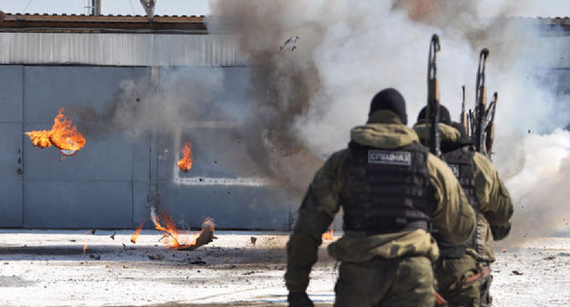 Отдел спецназа "Акула" "повоевал" в день рождения © http://www.yuga.ru/photo/609.html