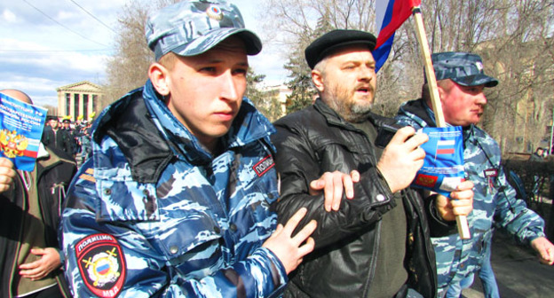 Задержание Анатолия Болтыхова во время акции сторонников Навального. Волгоград, 26 марта 2017 г. Фото Вячеслава Ященко для "Кавказского узла"