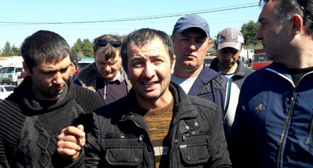 Акция дальнобойщиков в Черкесске, 30 марта 2017 г. Фото Аси Капаевой для "Кавказского узла"