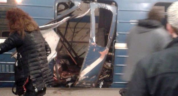 На месте взрыва в метро Санкт-Петербурга. 3 апреля 2017 г. Фото: vk.com/spb_today