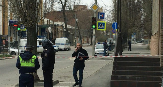 На месте взрыва в Ростове-на-Дону. 6 апреля 2017 г. Фото http://replyua.net/putin/60824-vzryv-v-centre-rostova-na-donu-video-s-mesta-chp.html