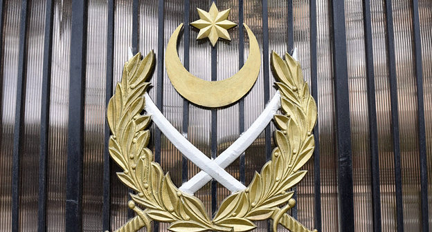 Герб Министерства обороны Азербайджана. Фото © Sputnik / Murad Orujov
https://ru.sputnik.az/karabakh/20170227/409141862/minoboroni-azerbaijan-soldat-loj-armeniya.html