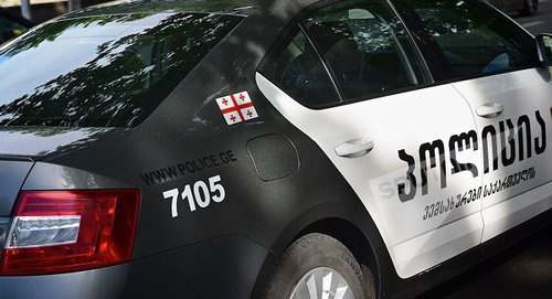 Машина полиции в Грузии. Фото http://vestikavkaza.ru/news/Eks-deputata-gruzinskogo-parlamenta-ranili-v-Telavi.html