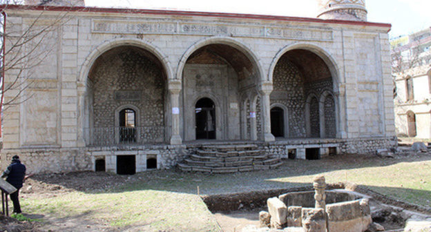 Раскопки и подготовительные работы для реставрации иранского памятника "Верхняя мечеть" в городе Шуши Нагорного Карабаха. 8 апреля 2017 год. Фото Алвард Григорян для "Кавказского узла"