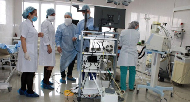 В операционной клинической больнице. Фото: pravitelstvo.kbr.ru